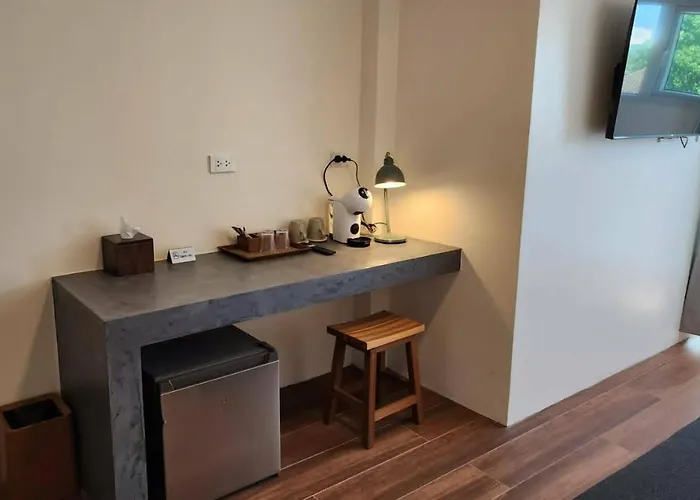 Гостевой дом Old Hall, Contactless Check In Бангкок
